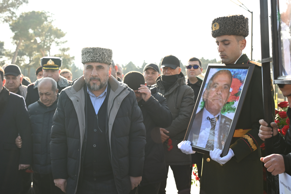 Azərbaycanın Milli Qəhrəmanı Şahin Tağıyev Hərbi Memorial Məzarlıqda torpağa tapşırıldı (FOTO) (YENİLƏNİB)