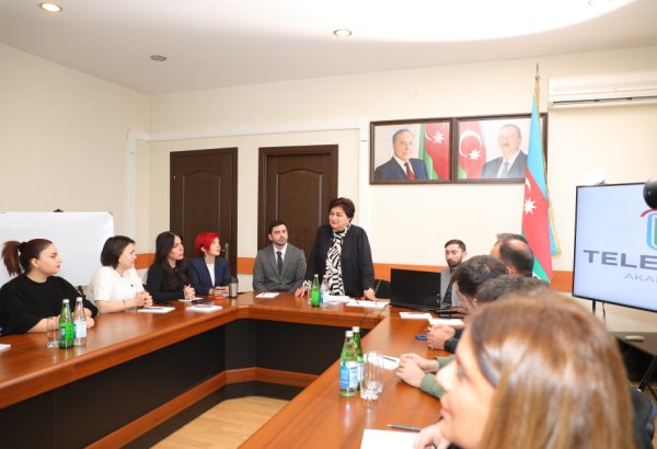Teleradio Akademiyasında “Mediada Azərbaycan dili” mövzusunda təlimlərin növbəti mərhələsi təşkil olunub (FOTO)