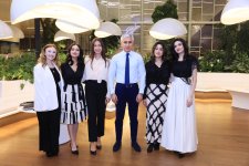 Heydər Əliyev Mərkəzində Kerol Förmenin sərgisinin açılışı olub (FOTO)