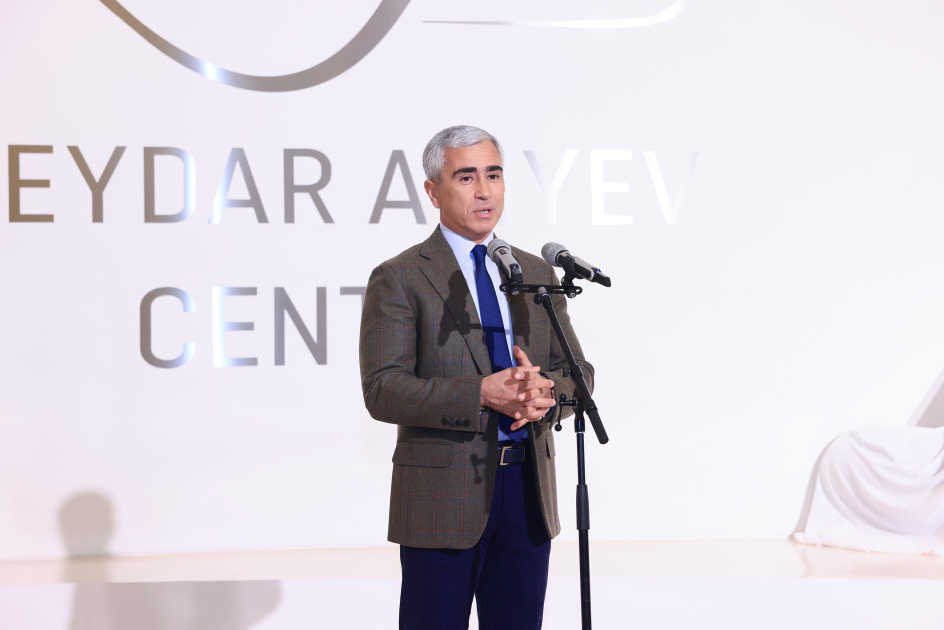 Heydər Əliyev Mərkəzində Kerol Förmenin sərgisinin açılışı olub (FOTO)