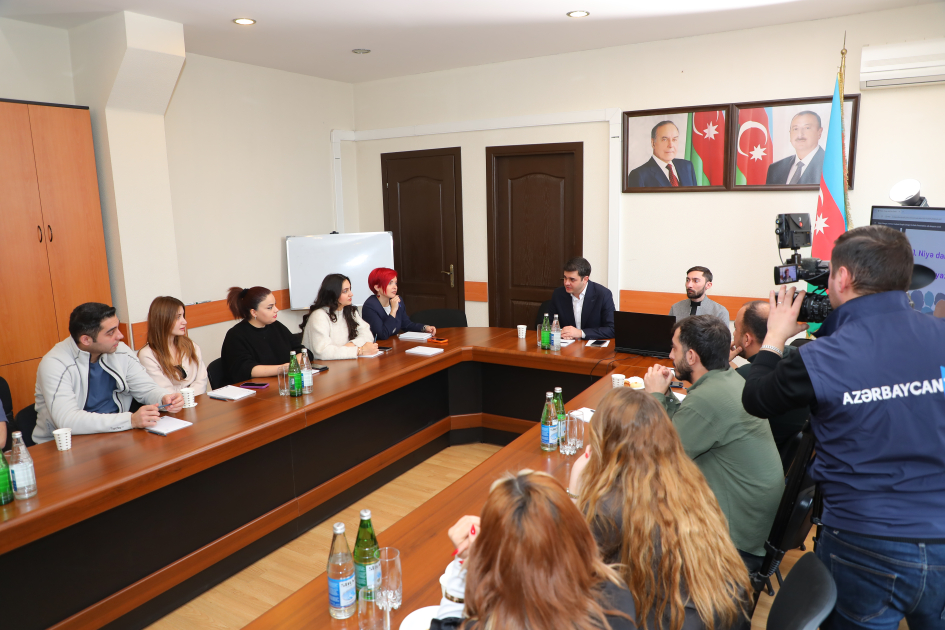 Teleradio Akademiyasında “Mediada Azərbaycan dili” mövzusunda təlimlərin növbəti mərhələsi təşkil olunub (FOTO)