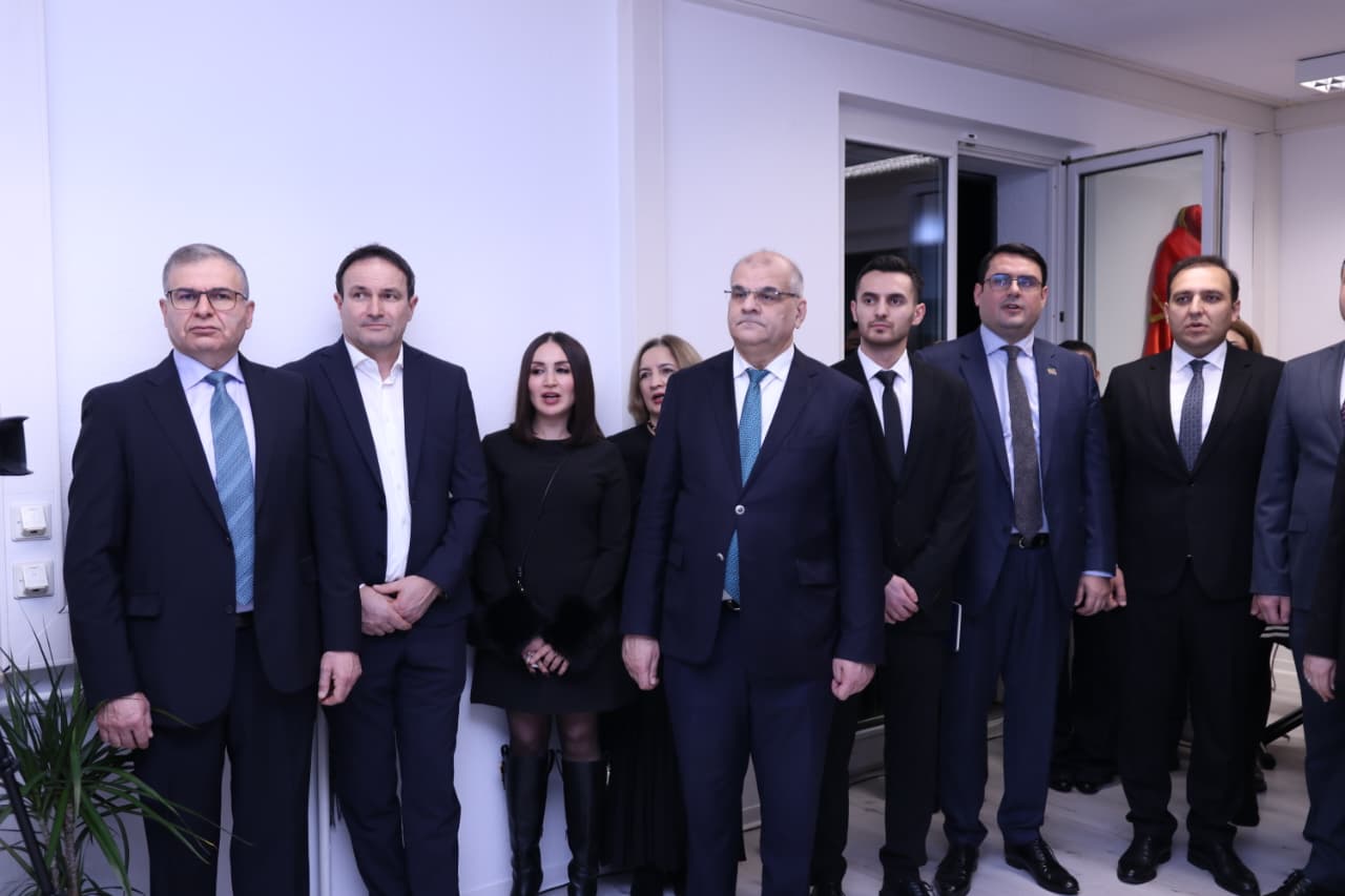 Xaricdə daha bir Azərbaycan Evi və həftəsonu məktəbi açıldı (FOTO)