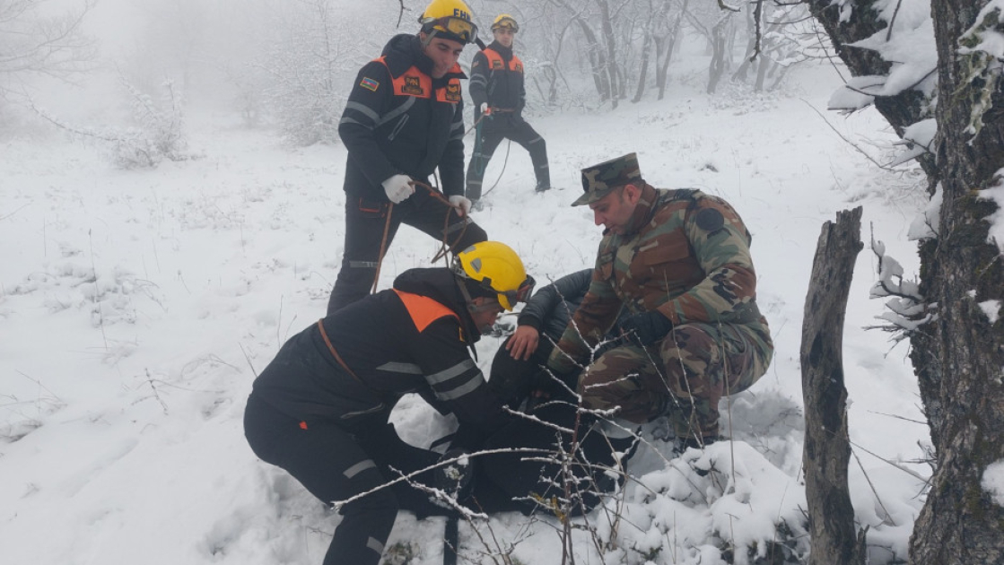 FHN qarlı havada axtarış-xilasetmə ilə bağlı təlim keçirdi (FOTO)