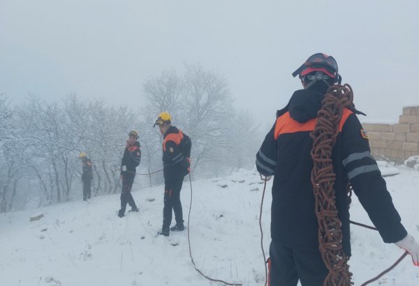 FHN qarlı havada axtarış-xilasetmə ilə bağlı təlim keçirdi (FOTO)
