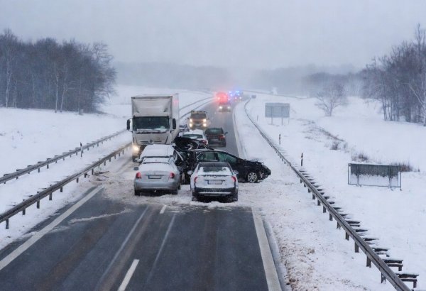 Almaniyada zəncirvari qəza: 30-a yaxın yaralı var