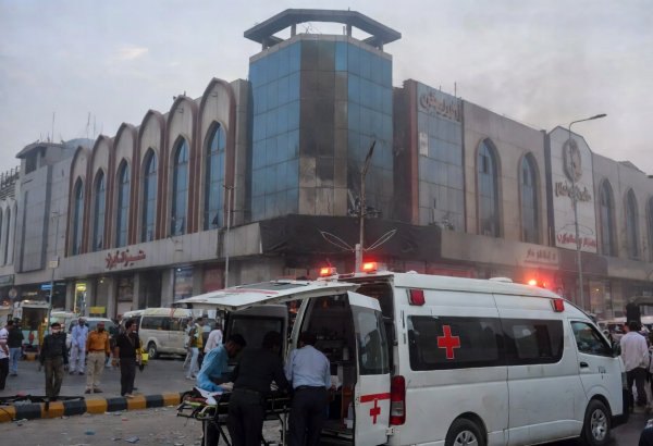 Pakistanda ticarət mərkəzindəki yanğında ölənlərin sayı 14 nəfərə çatıb