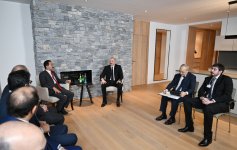 Prezident İlham Əliyev Davosda “DP World” şirkətlər qrupunun sədri və icraçı direktoru ilə görüşüb (FOTO/VİDEO)
