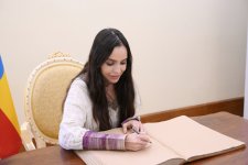 Heydər Əliyev Fondunun vitse-prezidenti Leyla Əliyeva Əddis-Əbəbədə bir sıra sosial və mədəni obyektlərlə tanış olub (FOTO)