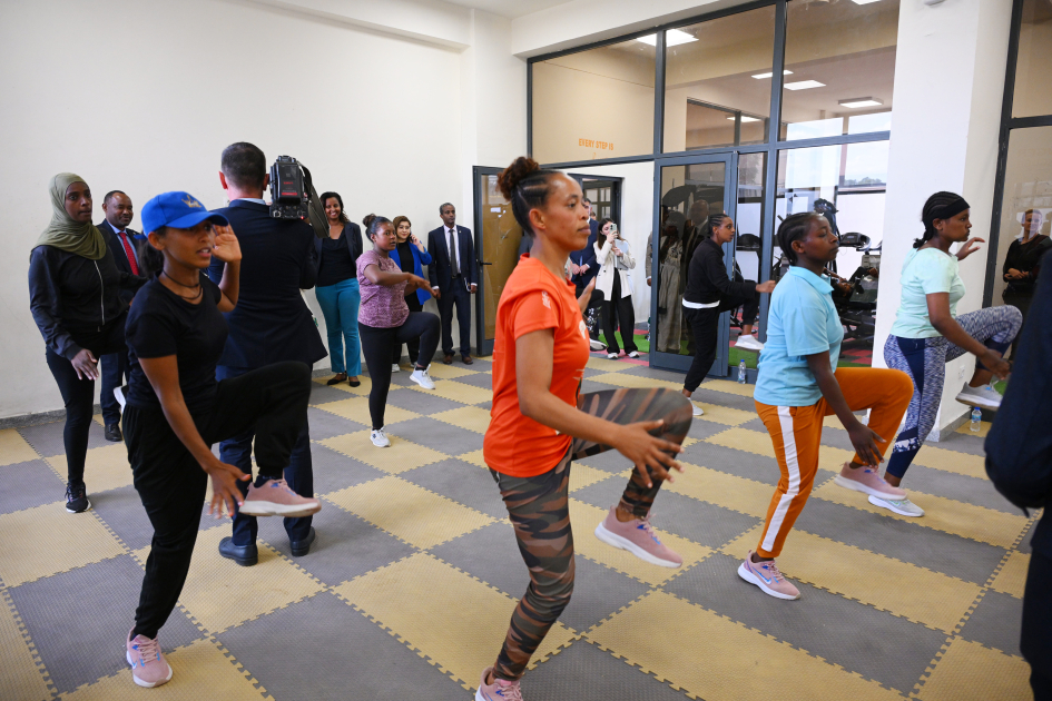 Heydər Əliyev Fondunun vitse-prezidenti Leyla Əliyeva Əddis-Əbəbədə bir sıra sosial və mədəni obyektlərlə tanış olub (FOTO)