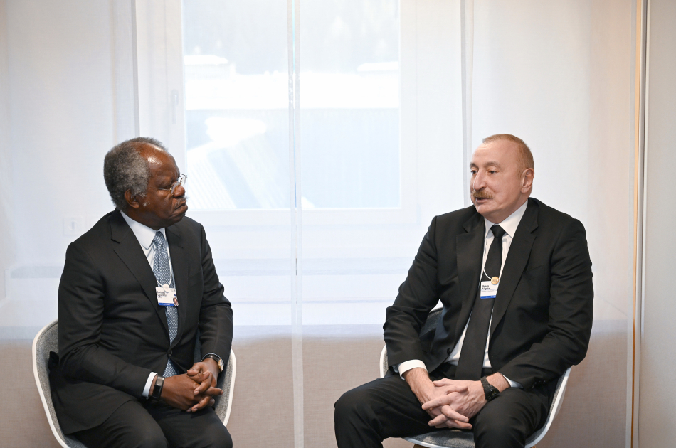 Prezident İlham Əliyev Davosda “BlackRock”un baş icraçı direktoru və “Global Infrastructure Partners” şirkətinin təsisçisi, sədri və baş icraçı direktoru ilə görüşüb (FOTO)