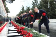 Səhiyyə Nazirliyinin rəhbərliyi və kollektivi 20 Yanvar şəhidlərinin xatirəsini yad edib (FOTO)