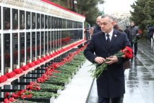 Səhiyyə Nazirliyinin rəhbərliyi və kollektivi 20 Yanvar şəhidlərinin xatirəsini yad edib (FOTO)