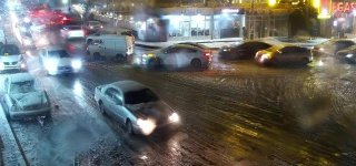 Bakıda qarlı hava səbəbindən bu küçələrdə nəqliyyatın hərəkəti çətinləşdi (FOTO)