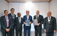 Prezident İlham Əliyev Davosda “BlackRock”un baş icraçı direktoru və “Global Infrastructure Partners” şirkətinin təsisçisi, sədri və baş icraçı direktoru ilə görüşüb (FOTO)