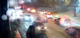 Bakıda qarlı hava səbəbindən bu küçələrdə nəqliyyatın hərəkəti çətinləşdi (FOTO)