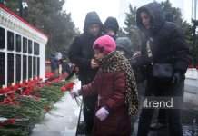 Azərbaycan xalqı 20 Yanvar faciəsi qurbanlarının əziz xatirəsini yad edib (FOTO) (YENİLƏNİB)