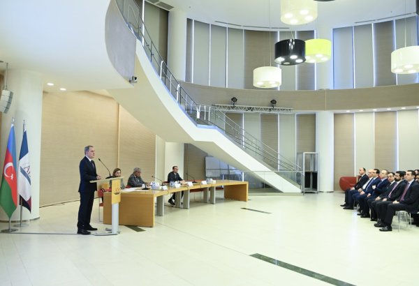 XİN və ADA Universiteti gənc diplomatları sertifikatlarla təltif etdi (FOTO)