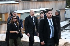 Prezident İlham Əliyev Ümumdünya İqtisadi Forumu çərçivəsində panel iclasda iştirak edib (FOTO/VİDEO)