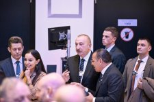 Prezident İlham Əliyev Ümumdünya İqtisadi Forumu çərçivəsində panel iclasda iştirak edib (FOTO/VİDEO)