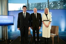 Prezident İlham Əliyev Davosda “Azərbaycan rəhbərliyi ilə səhər yeməyi” adlı tədbirdə iştirak edib (FOTO)