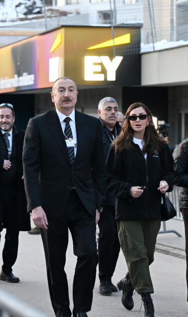 Prezident İlham Əliyev Ümumdünya İqtisadi Forumu çərçivəsində panel iclasda iştirak edib (FOTO/VİDEO)