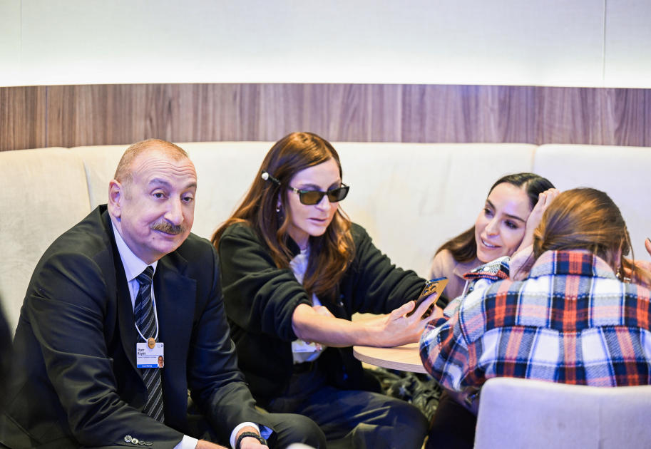 Prezident İlham Əliyev Ümumdünya İqtisadi Forumu çərçivəsində panel iclasda iştirak edib (FOTO/VİDEO)