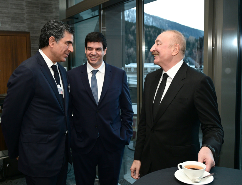Prezident İlham Əliyev Davosda “Azərbaycan rəhbərliyi ilə səhər yeməyi” adlı tədbirdə iştirak edib (FOTO)