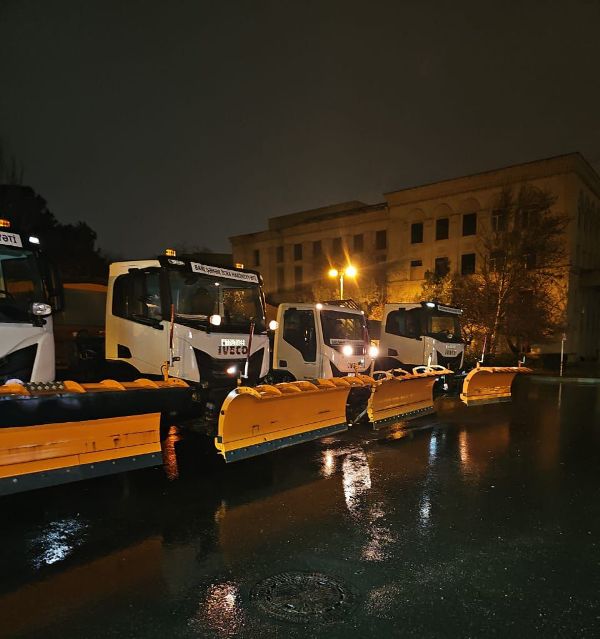 Bakıda qarın təmizlənməsi ilə bağlı operativ tədbirlər həyata keçirilir (FOTO)