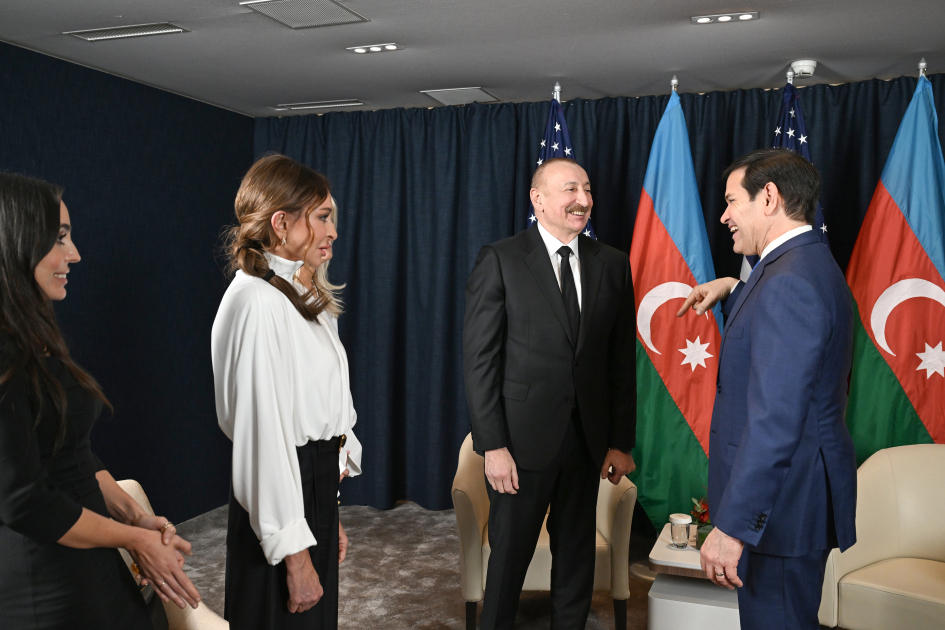 Davosda Prezident İlham Əliyev ilə Prezident Donald Tramp arasında görüş keçirilib (YENİLƏNİB) (FOTO/VİDEO)