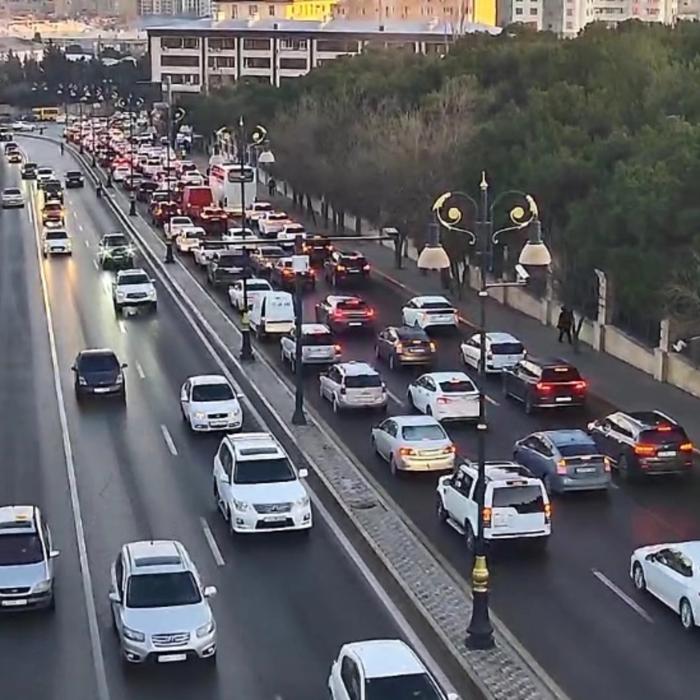 DİQQƏT: Bu yollarda tıxac var - SİYAHI (FOTO)