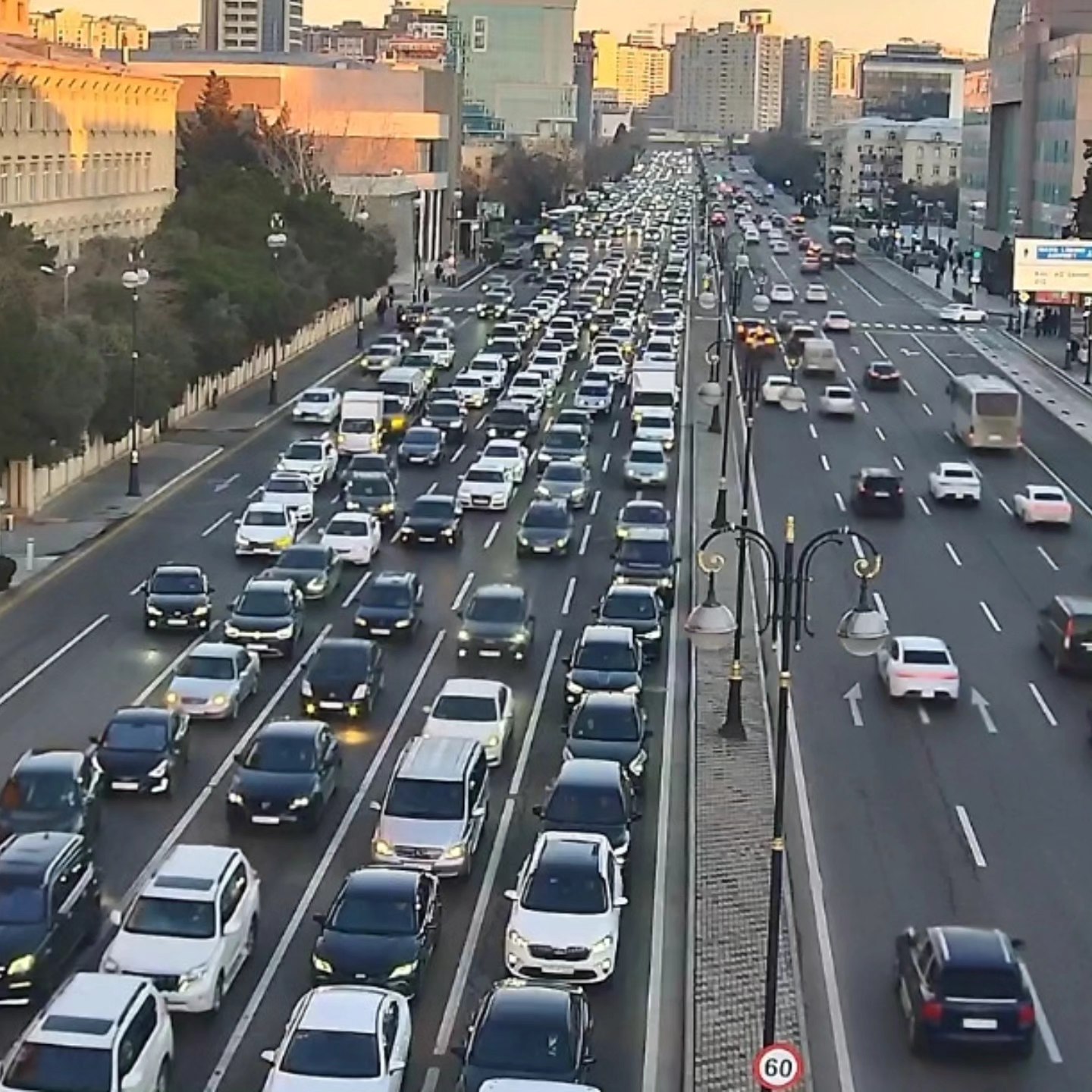 DİQQƏT: Bu yollarda tıxac var - SİYAHI (FOTO)