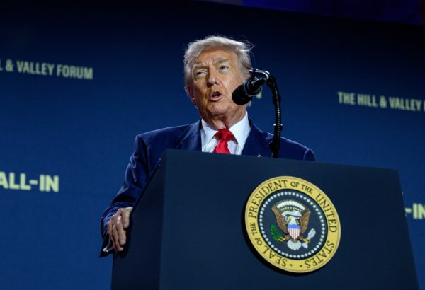 Donald Tramp bütün idxal məhsullarına 10% tarif tətbiq edəcək