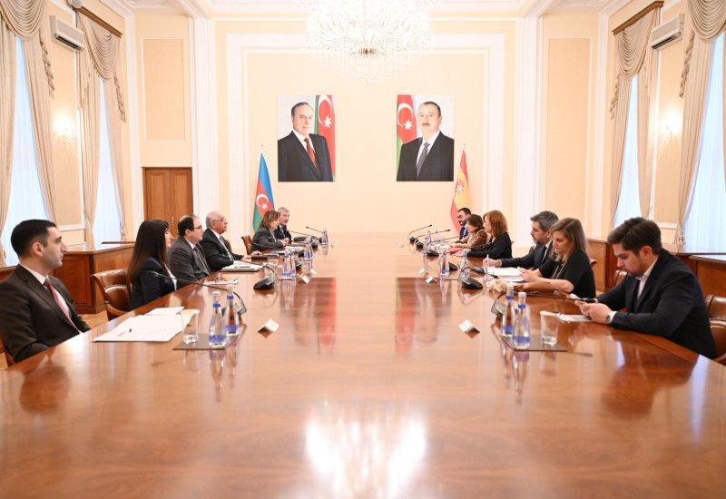 Əli Əsədov Fransina Armenqol ilə Azərbaycan-İspaniya münasibətlərində yeni əməkdaşlıq imkanlarını müzakirə etdi
