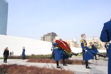 Fransina Armenqol Sosias Bakıda Zəfər parkını ziyarət etdi (FOTO)