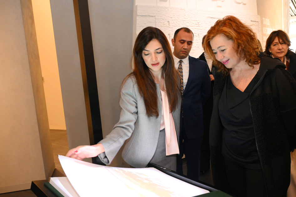 Fransina Armenqol Sosias Bakıda Zəfər parkını ziyarət etdi (FOTO)