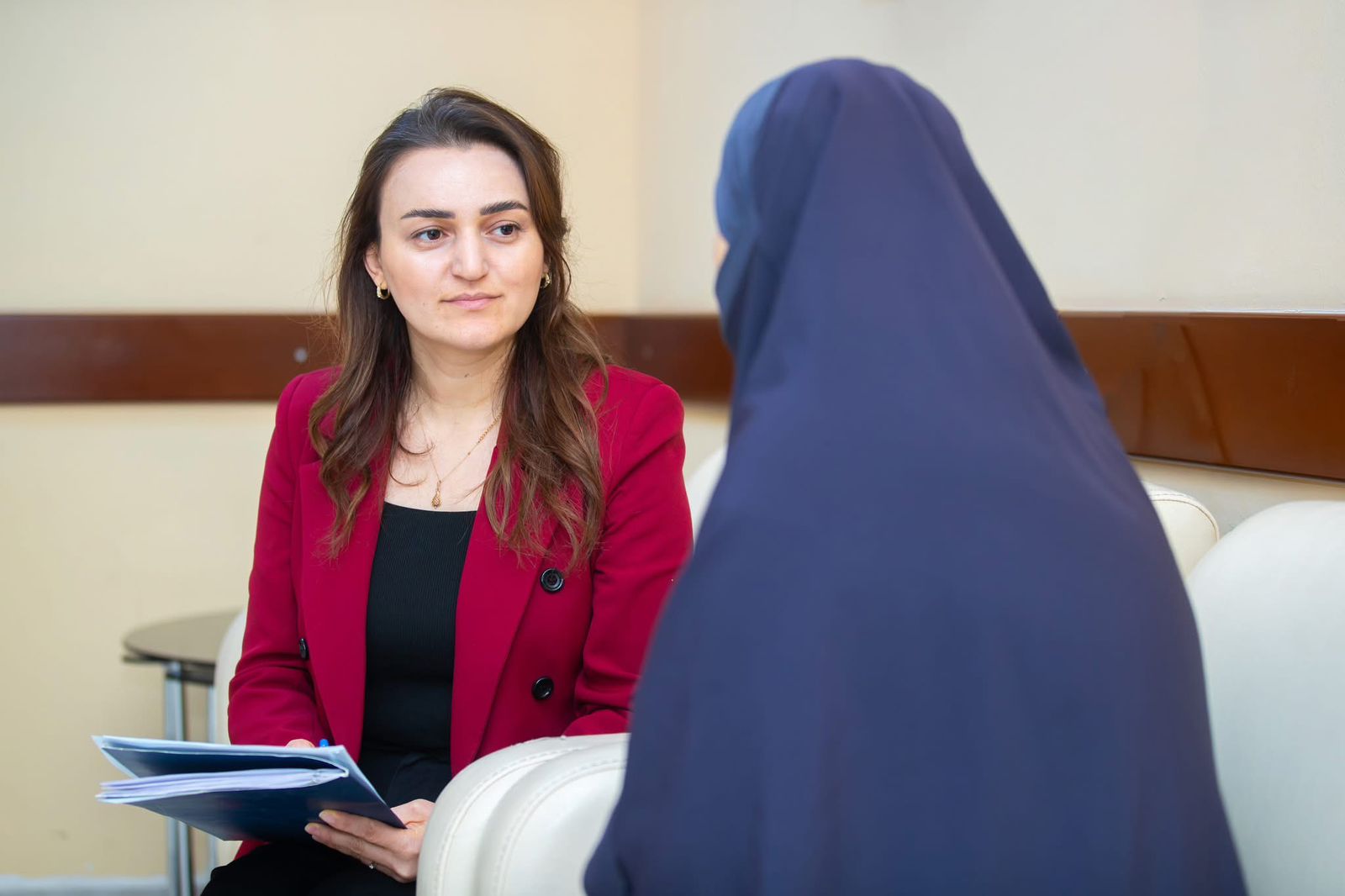 Suriyadan gətirilən ana uşaqları ilə birlikdə sosial xidmət müəssisəsinə yerləşdirildi