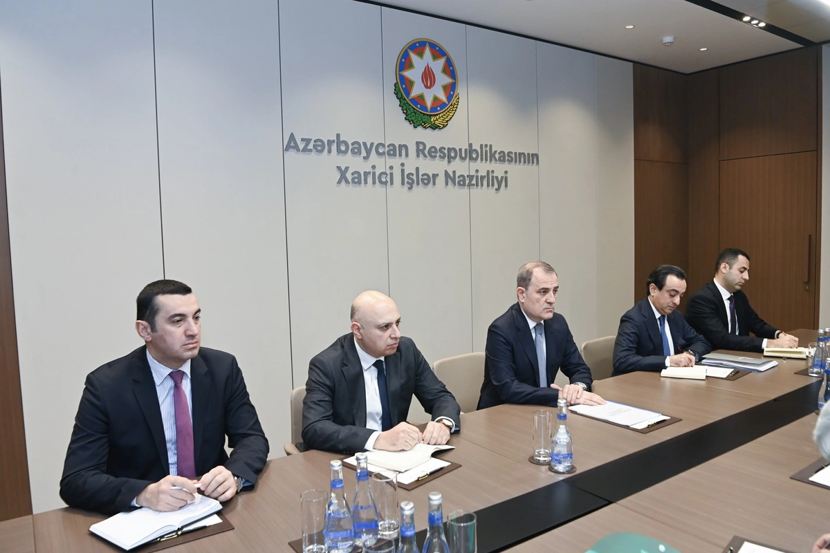 Ceyhun Bayramov iranlı diplomatla ölkələrində baş verən son gərginliyi müzakirə etdi (FOTO)