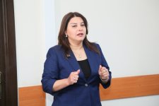 “Xəbər dilində məsuliyyət, ənənəvi media və rəqəmsal platformalarda tipik səhvlər” mövzusunda təlim keçirildi (FOTO)