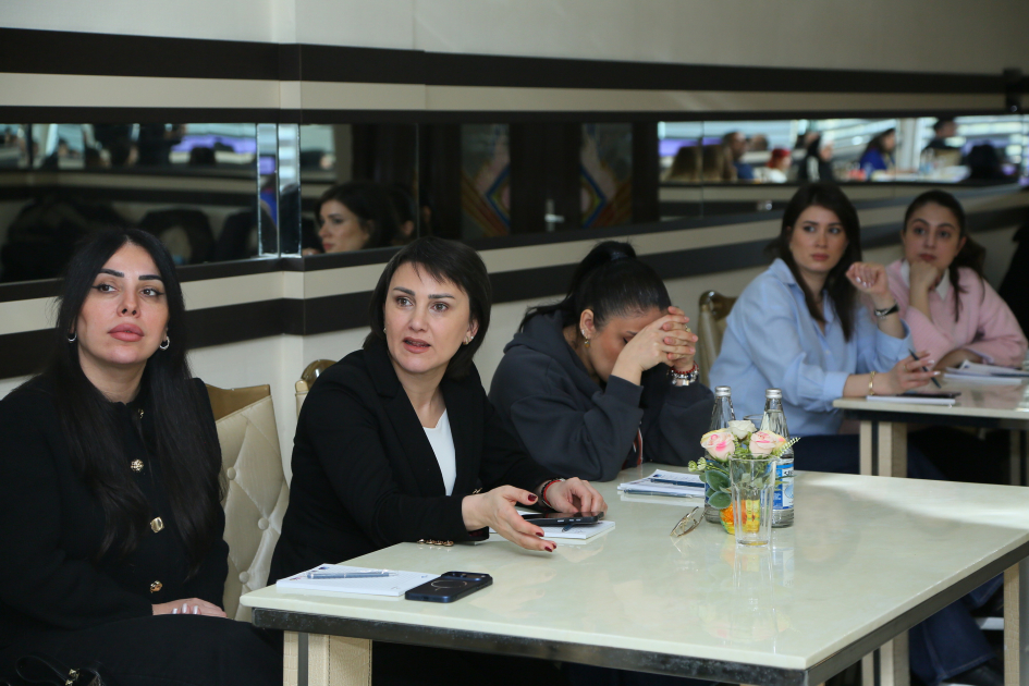 “Xəbər dilində məsuliyyət, ənənəvi media və rəqəmsal platformalarda tipik səhvlər” mövzusunda təlim keçirildi (FOTO)