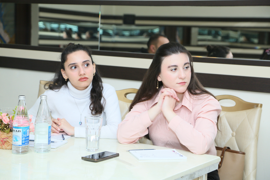 “Xəbər dilində məsuliyyət, ənənəvi media və rəqəmsal platformalarda tipik səhvlər” mövzusunda təlim keçirildi (FOTO)