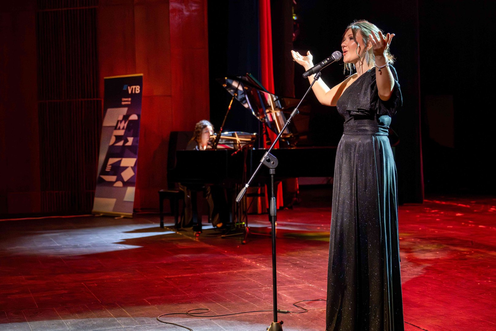 VTB (Azərbaycan) Vladimir Vısotskiyə həsr olunmuş konsertinə dəstək olub (FOTO)