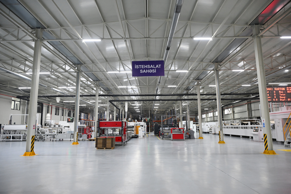 Prezident İlham Əliyev Sumqayıt Sənaye Parkında karton və qutu taralarının istehsalı müəssisəsinin açılışında iştirak edib (FOTO)