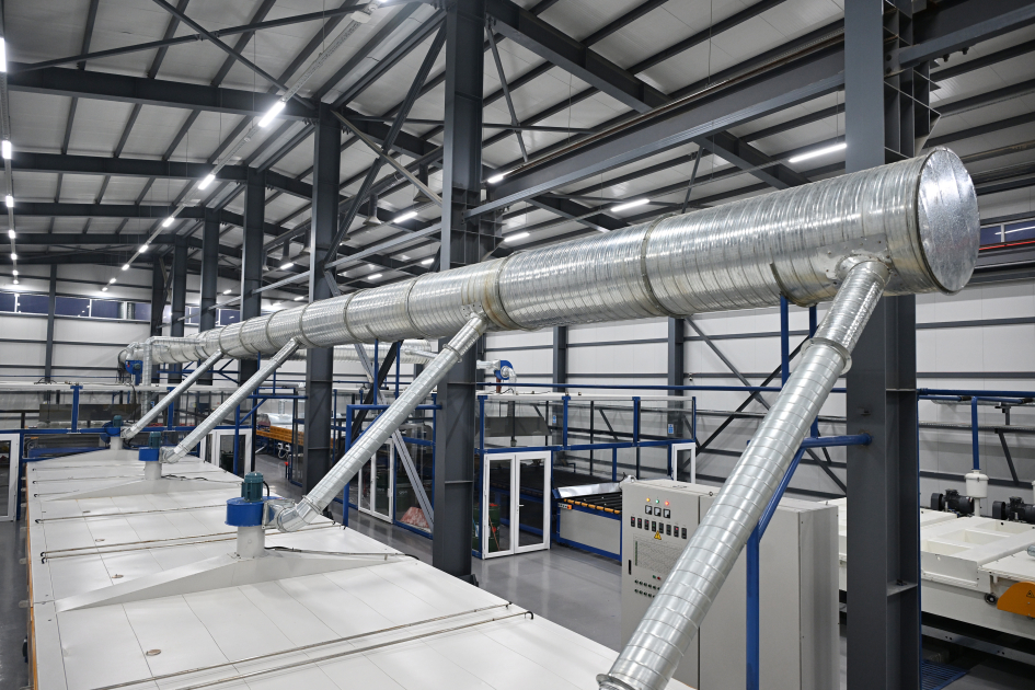 Prezident İlham Əliyev Sumqayıt Sənaye Parkında güzgü vərəqələrin istehsalı zavodunun açılışında iştirak edib