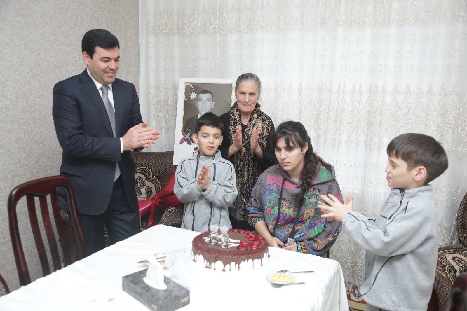 Xaçmazın icra başçısı 20 yaşı tamam olan şəhid övladını təbrik edib (FOTO)