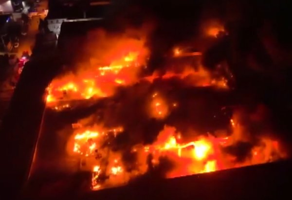 Türkiyədə böyük fabrik yanır