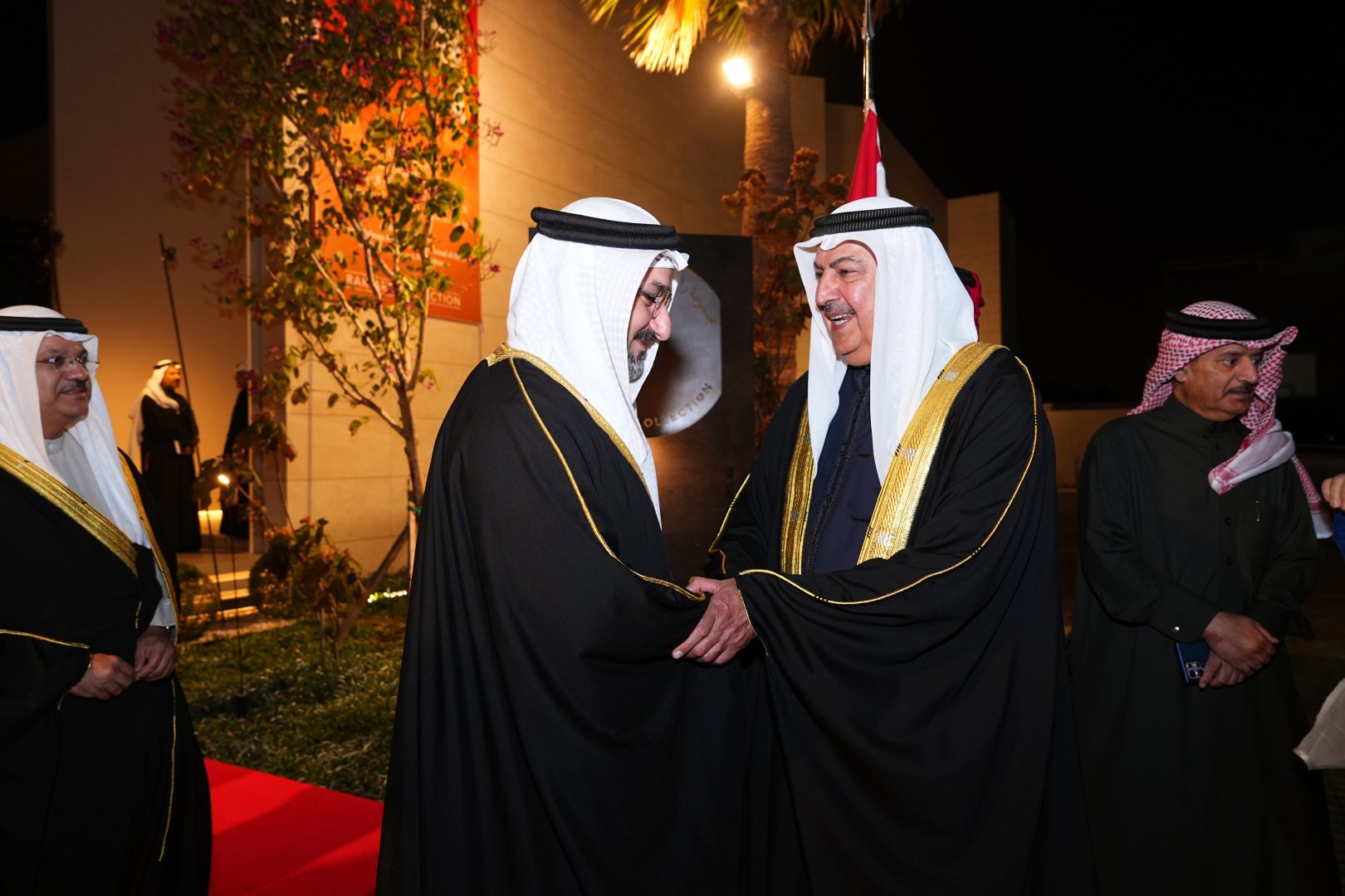 Azərbaycan xalçaları Bəhreyndə müasir incəsənət muzeyinin daimi kolleksiyasına daxil edildi (FOTO)