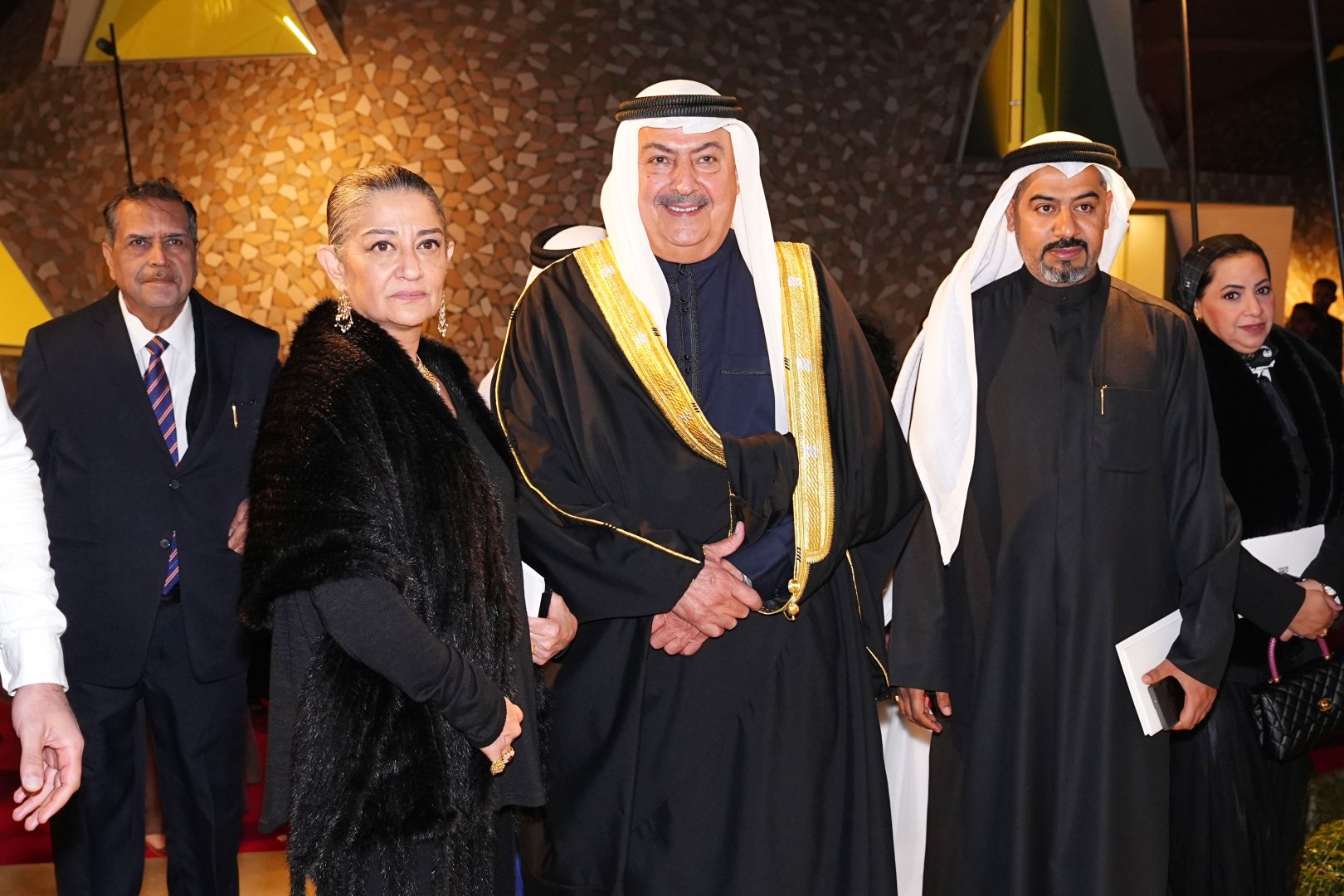 Azərbaycan xalçaları Bəhreyndə müasir incəsənət muzeyinin daimi kolleksiyasına daxil edildi (FOTO)