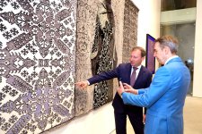 Azərbaycan xalçaları Bəhreyndə müasir incəsənət muzeyinin daimi kolleksiyasına daxil edildi (FOTO)