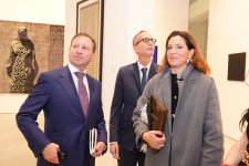 Azərbaycan xalçaları Bəhreyndə müasir incəsənət muzeyinin daimi kolleksiyasına daxil edildi (FOTO)