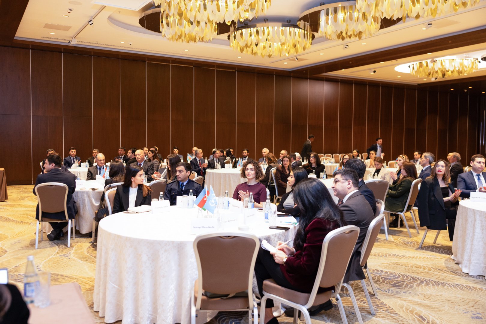 WUF13-ə hazırlıq çərçivəsində dövlət qurumları üçün dayanıqlılıq üzrə sessiya keçirildi (FOTO)